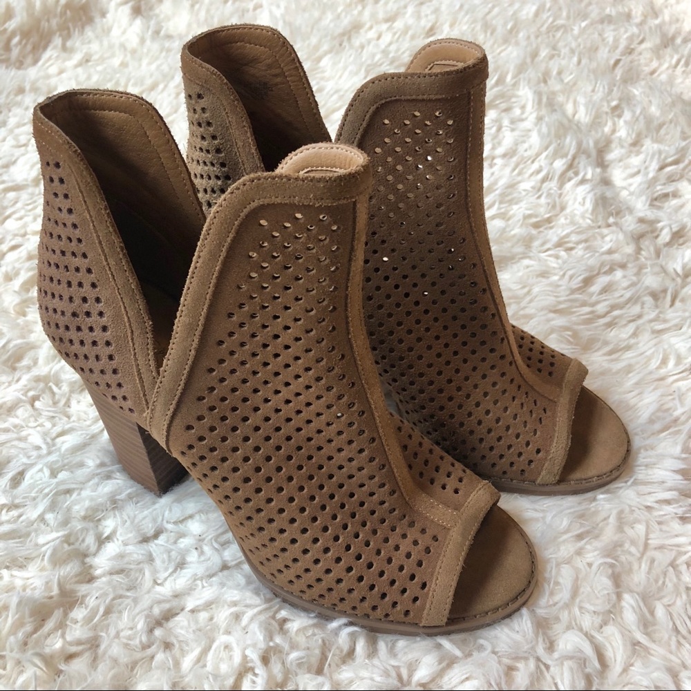 Lucky Brand Larise tan perforated bootie - Picture 4 of 8